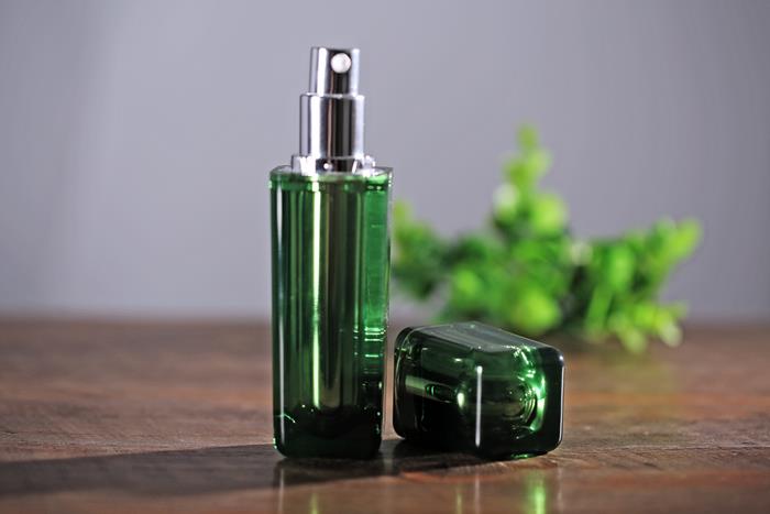 R-angle square lotion bottle